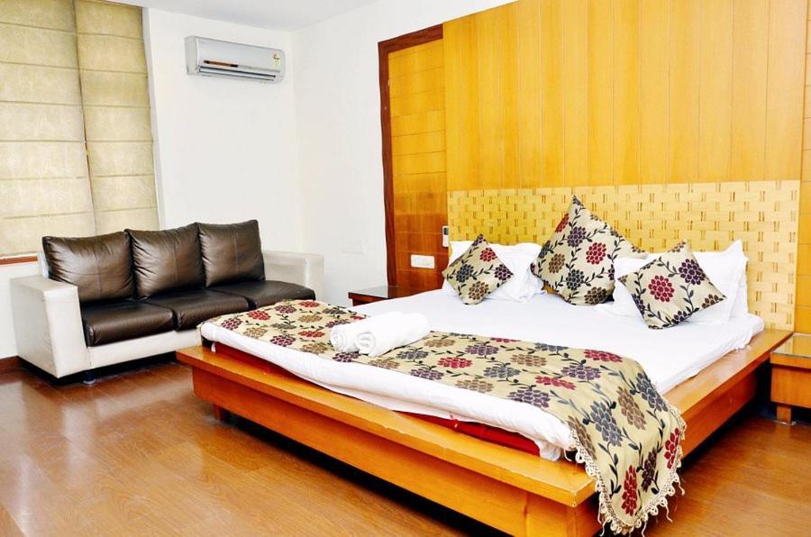 Hotel Mandakini Plaza Kanpur Exterior foto