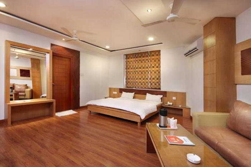 Hotel Mandakini Plaza Kanpur Quarto foto